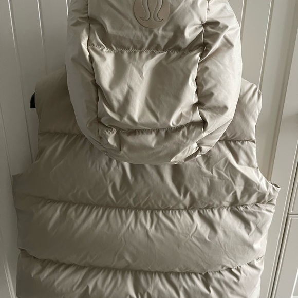 Lululemon Wunder Puff Vest size 4 - Picture 2 of 5